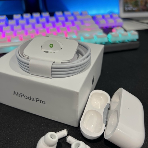 Apple AirPods Pro 2- White